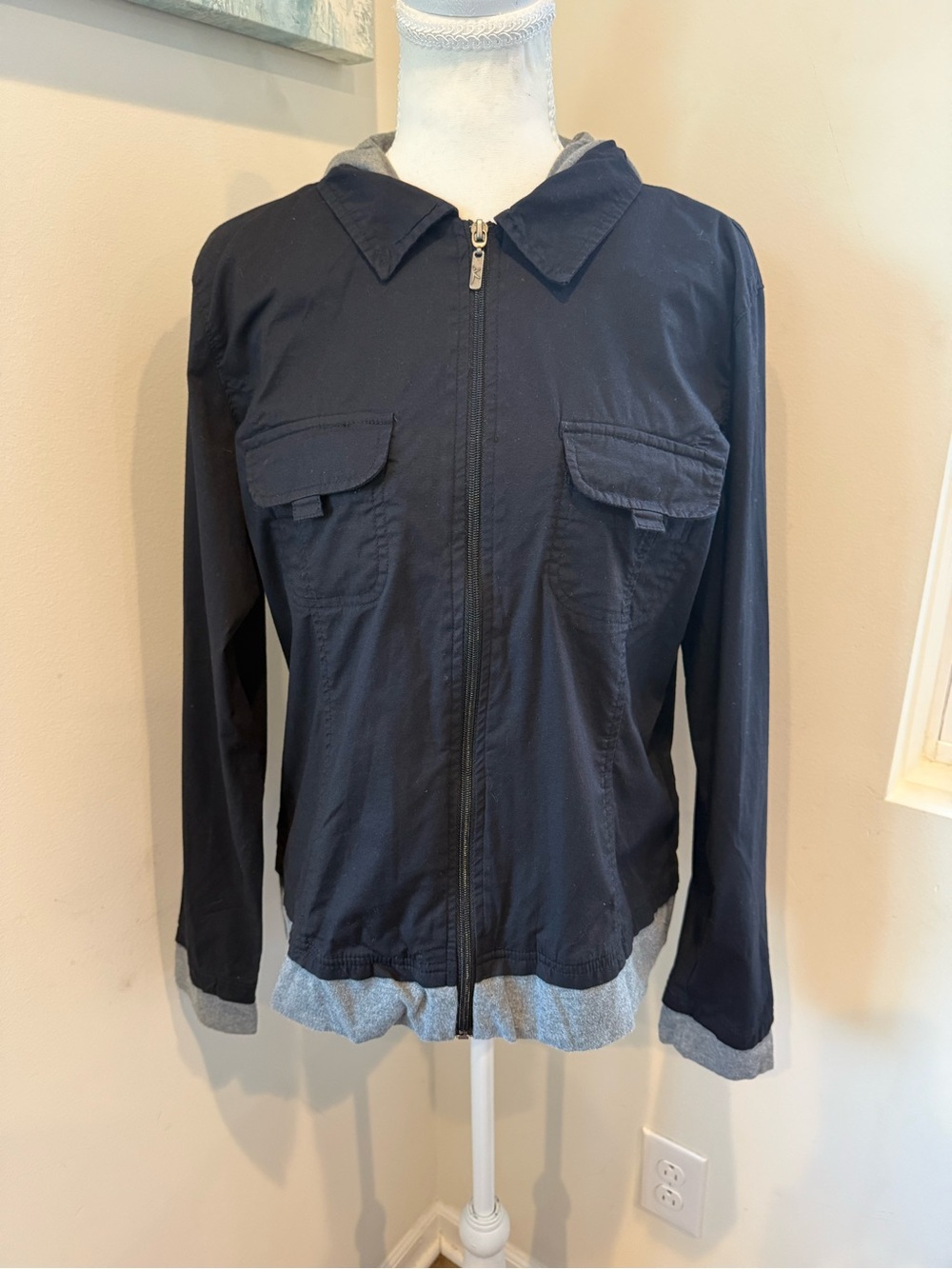 Danskin Black Utility Jacket with Gray Trim ladies size 10/12
